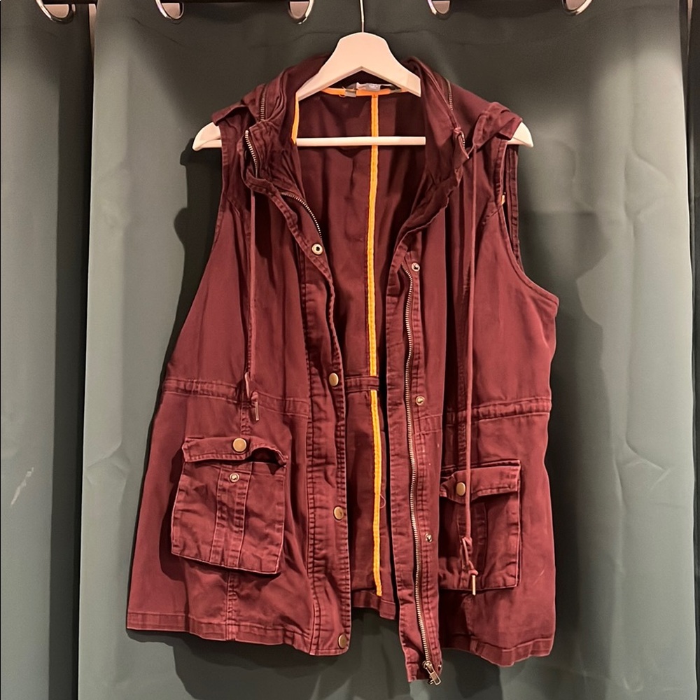 Women's Burgundy Utility Vest